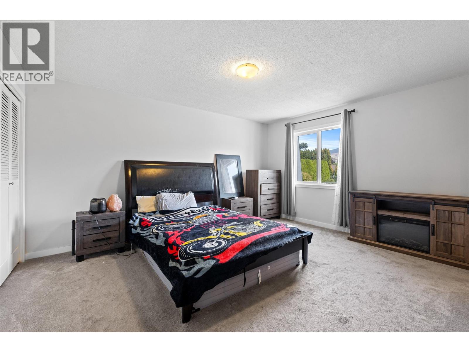  290 Leathead Road, Kelowna