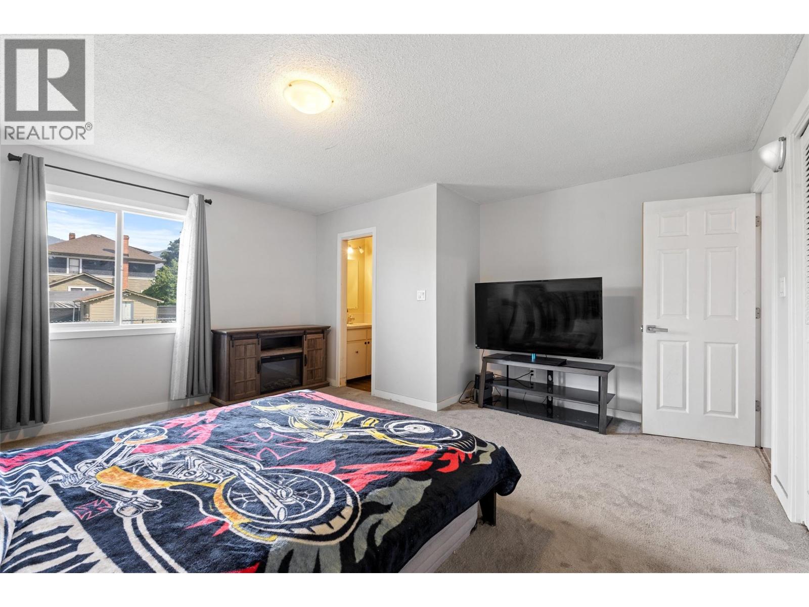  290 Leathead Road, Kelowna