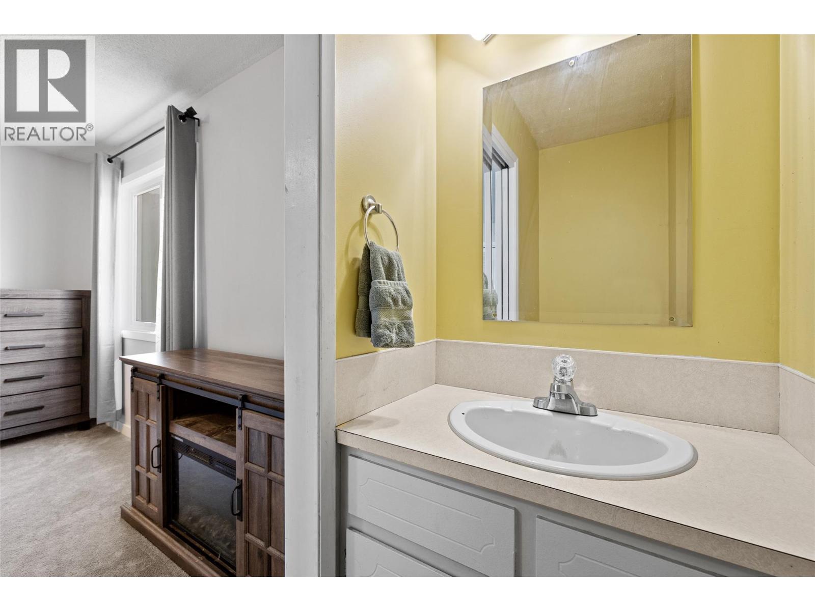  290 Leathead Road, Kelowna