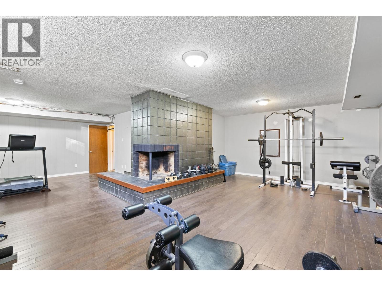  290 Leathead Road, Kelowna