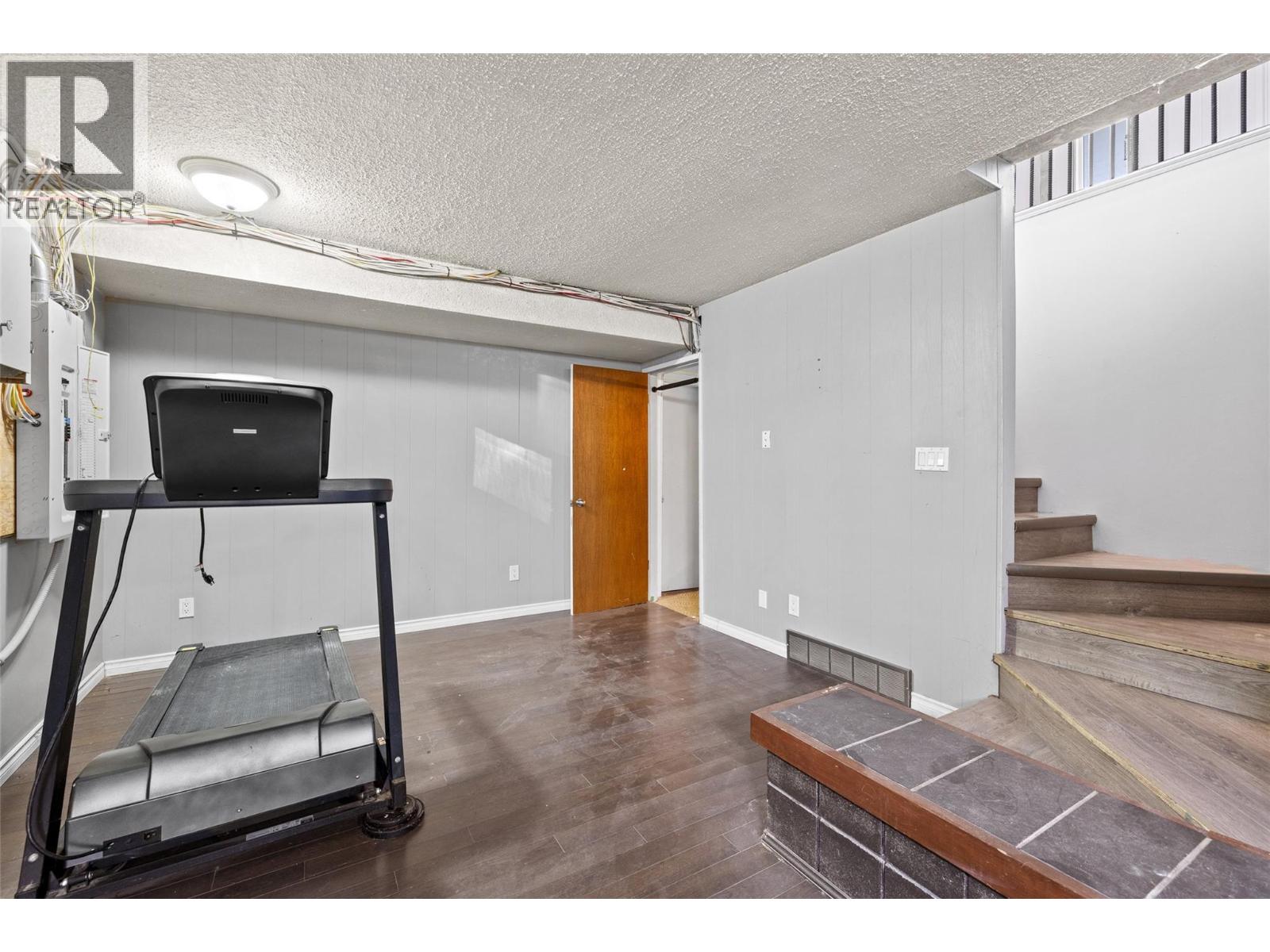  290 Leathead Road, Kelowna