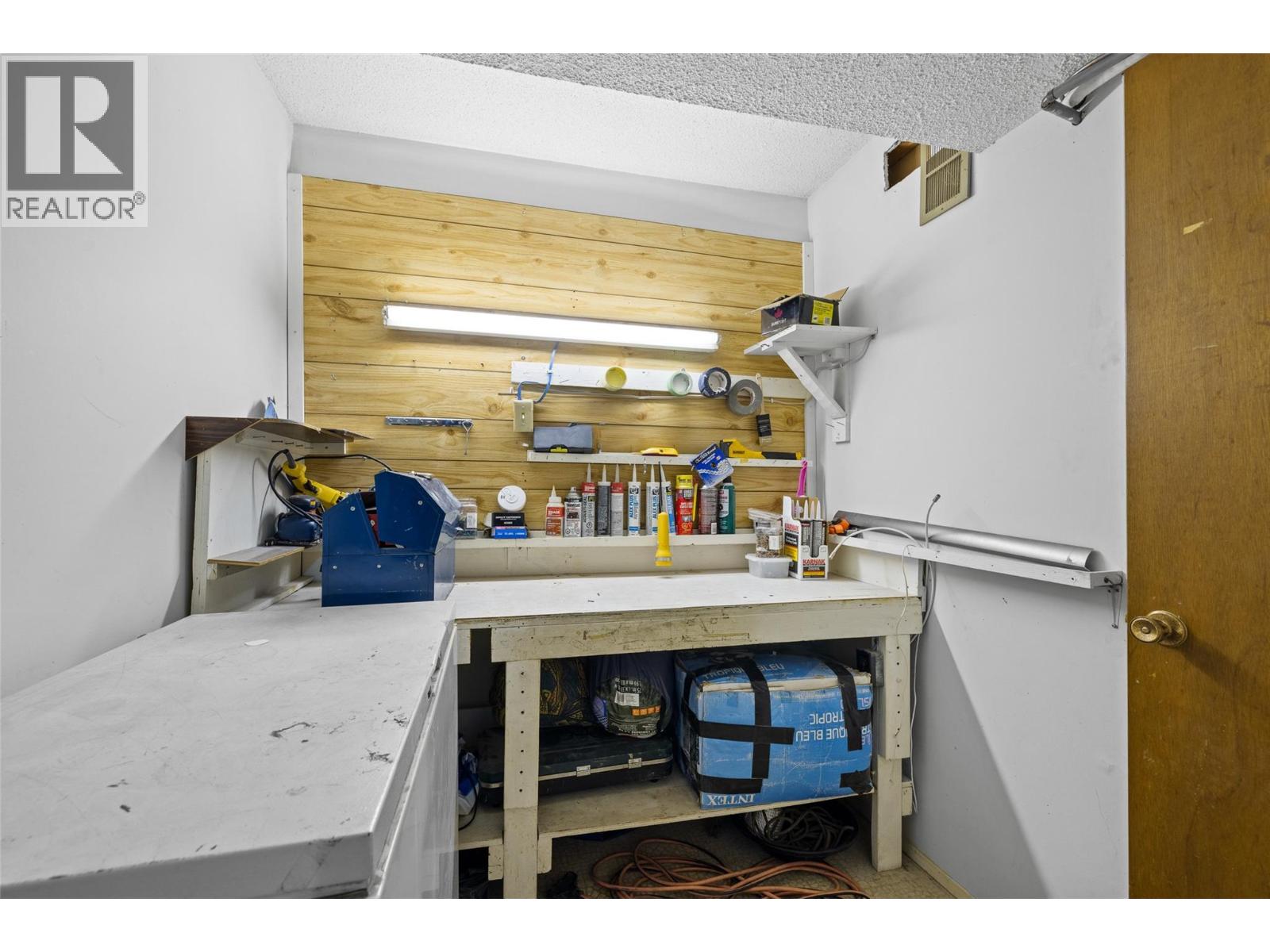  290 Leathead Road, Kelowna