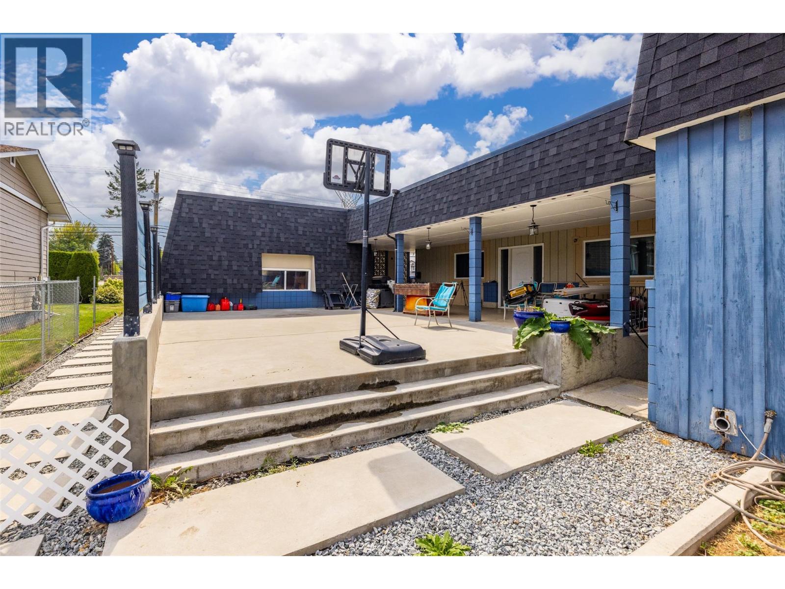  290 Leathead Road, Kelowna
