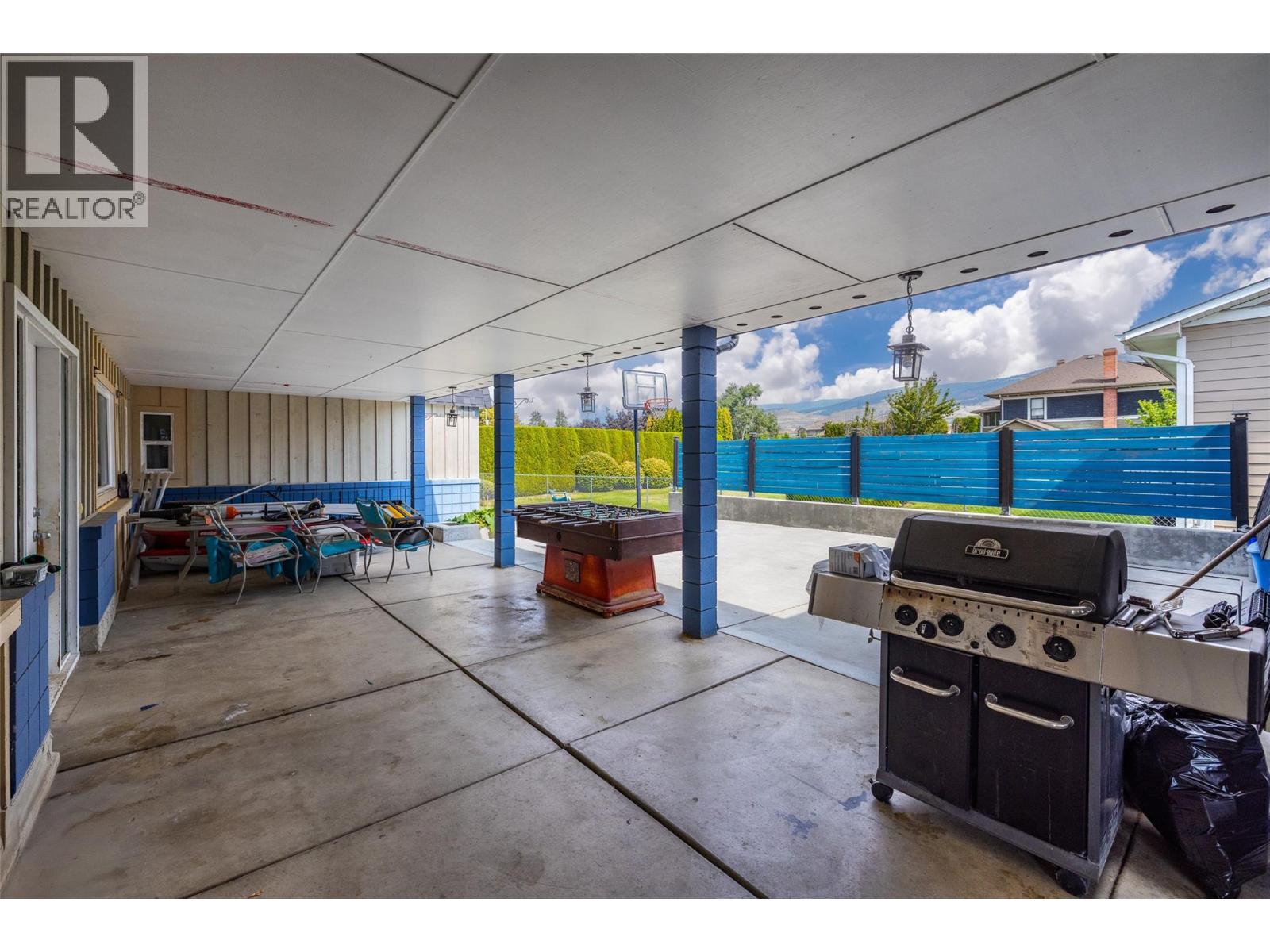  290 Leathead Road, Kelowna
