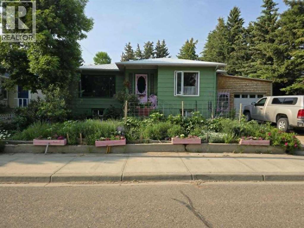 Photo 42 of 221 Center Avenue Ne, Milk River AB