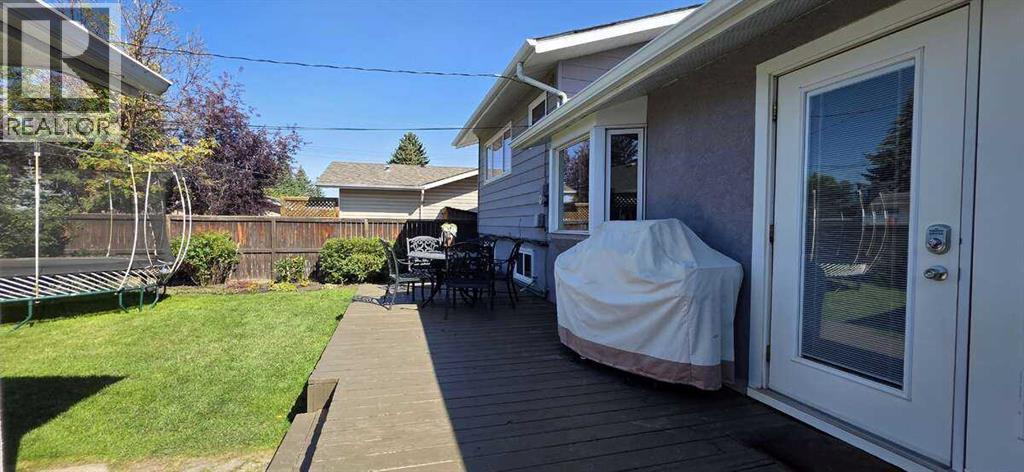 Photo 7 of 640 Willowburn Crescent Se, Calgary AB