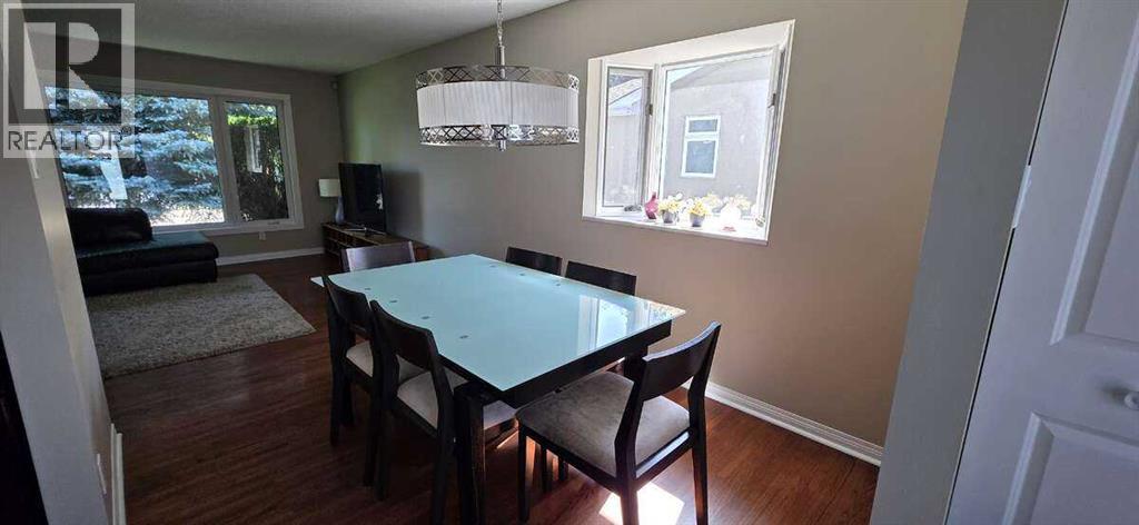 Photo 21 of 640 Willowburn Crescent Se, Calgary AB