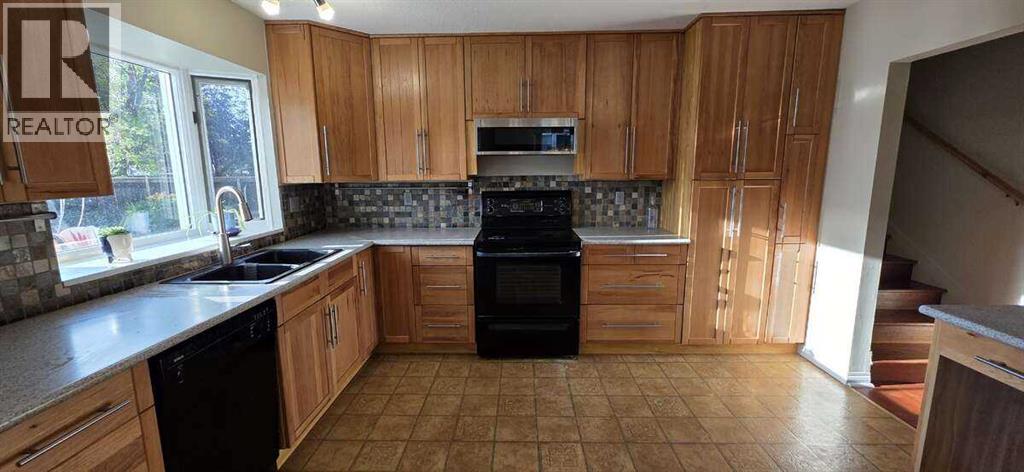 Photo 25 of 640 Willowburn Crescent Se, Calgary AB