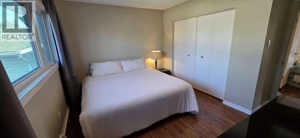 Photo 28 of 640 Willowburn Crescent Se, Calgary AB