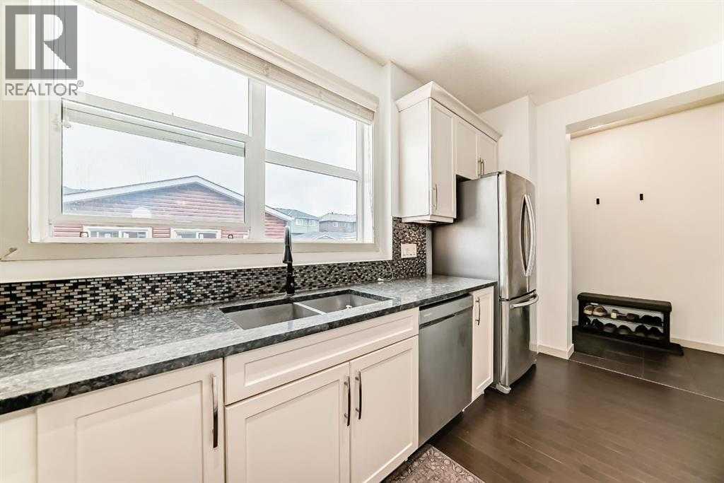 Photo 5 of 210 Redstone Drive Ne, Calgary AB