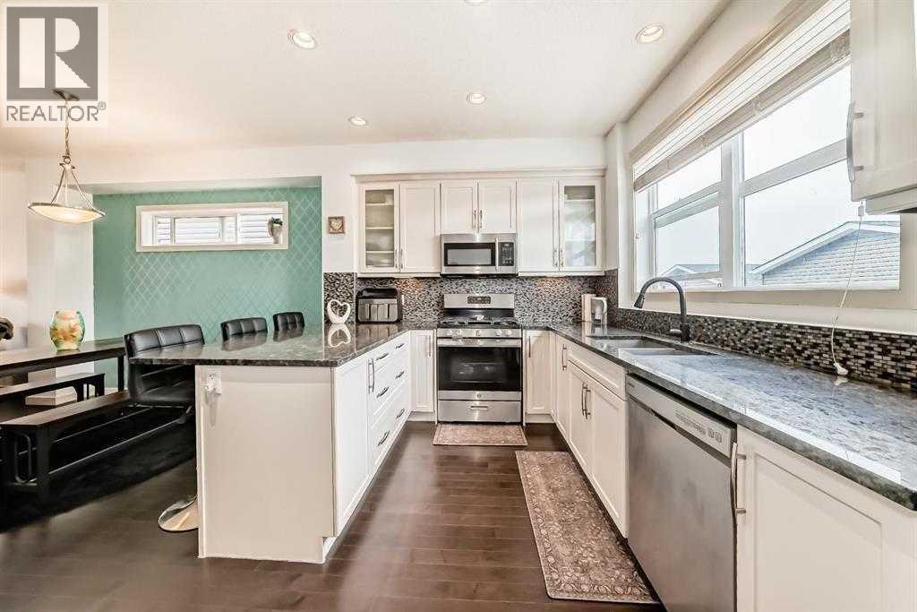 Photo 4 of 210 Redstone Drive Ne, Calgary AB