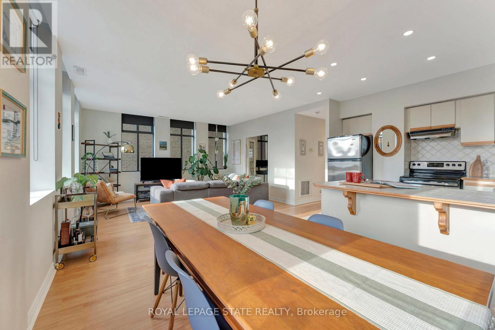 Photo 23 of 701 36 James Street S, Hamilton ON