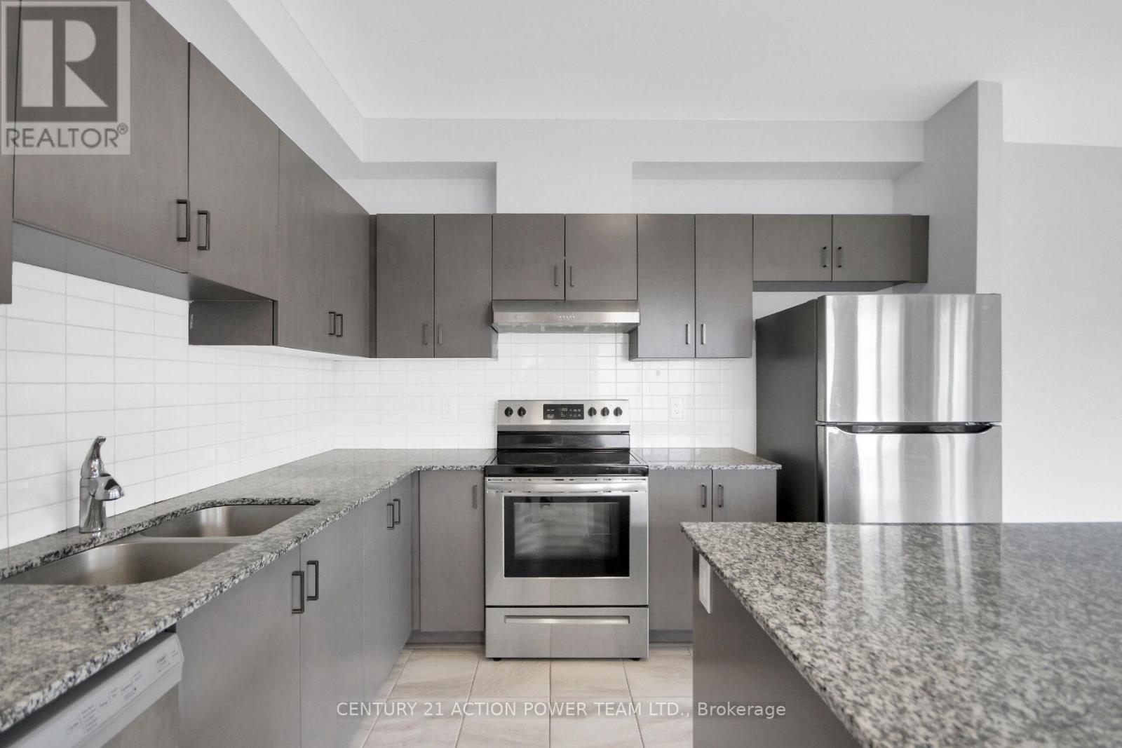 Photo 10 of 254 Ormiston Crescent, Ottawa ON