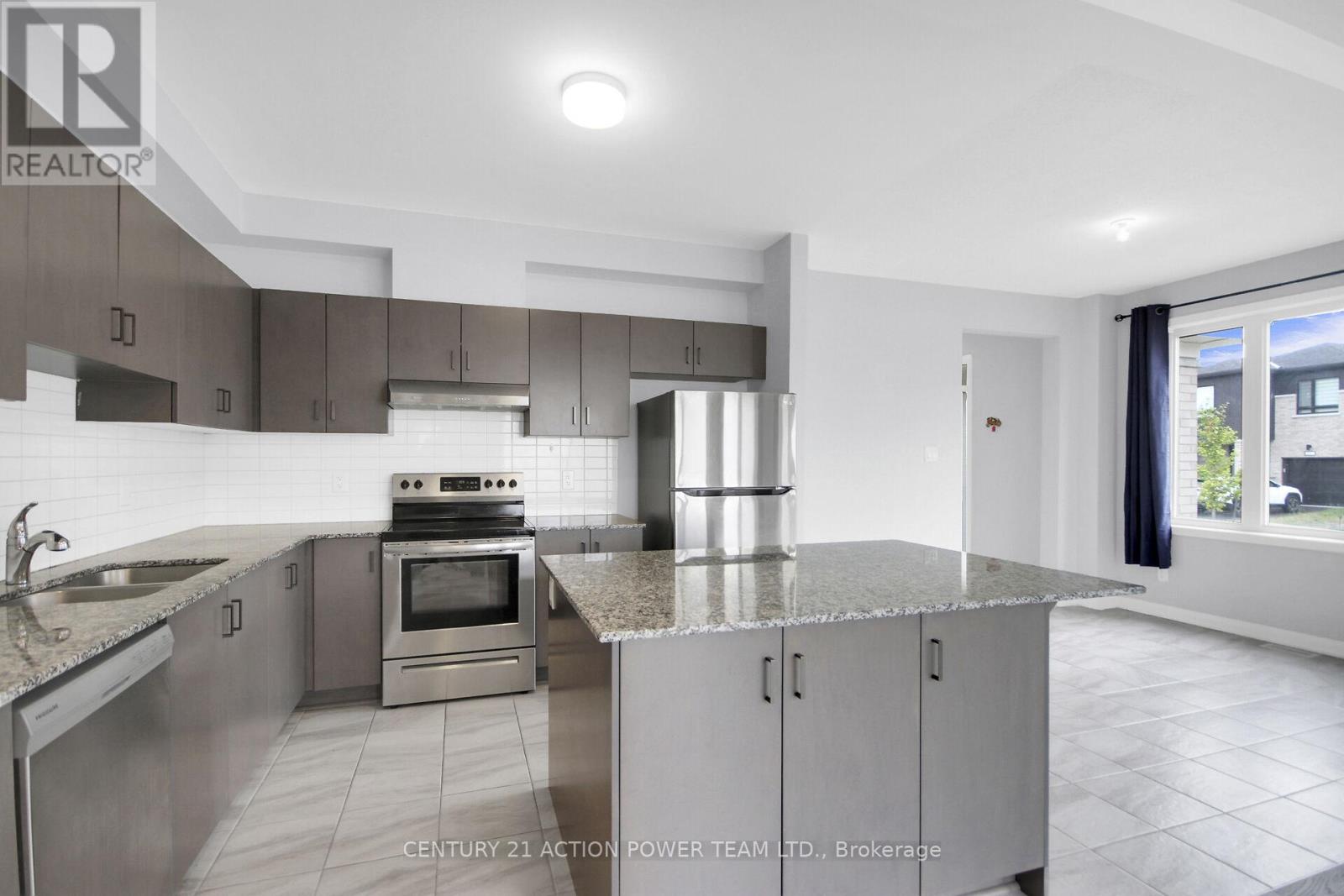 Photo 9 of 254 Ormiston Crescent, Ottawa ON