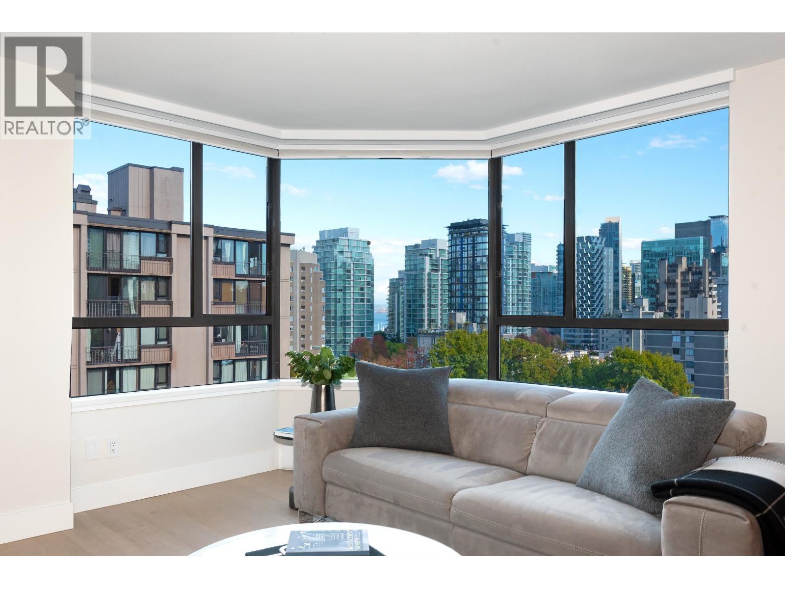 Photo 10 of 902 1860 Robson Street, Vancouver BC