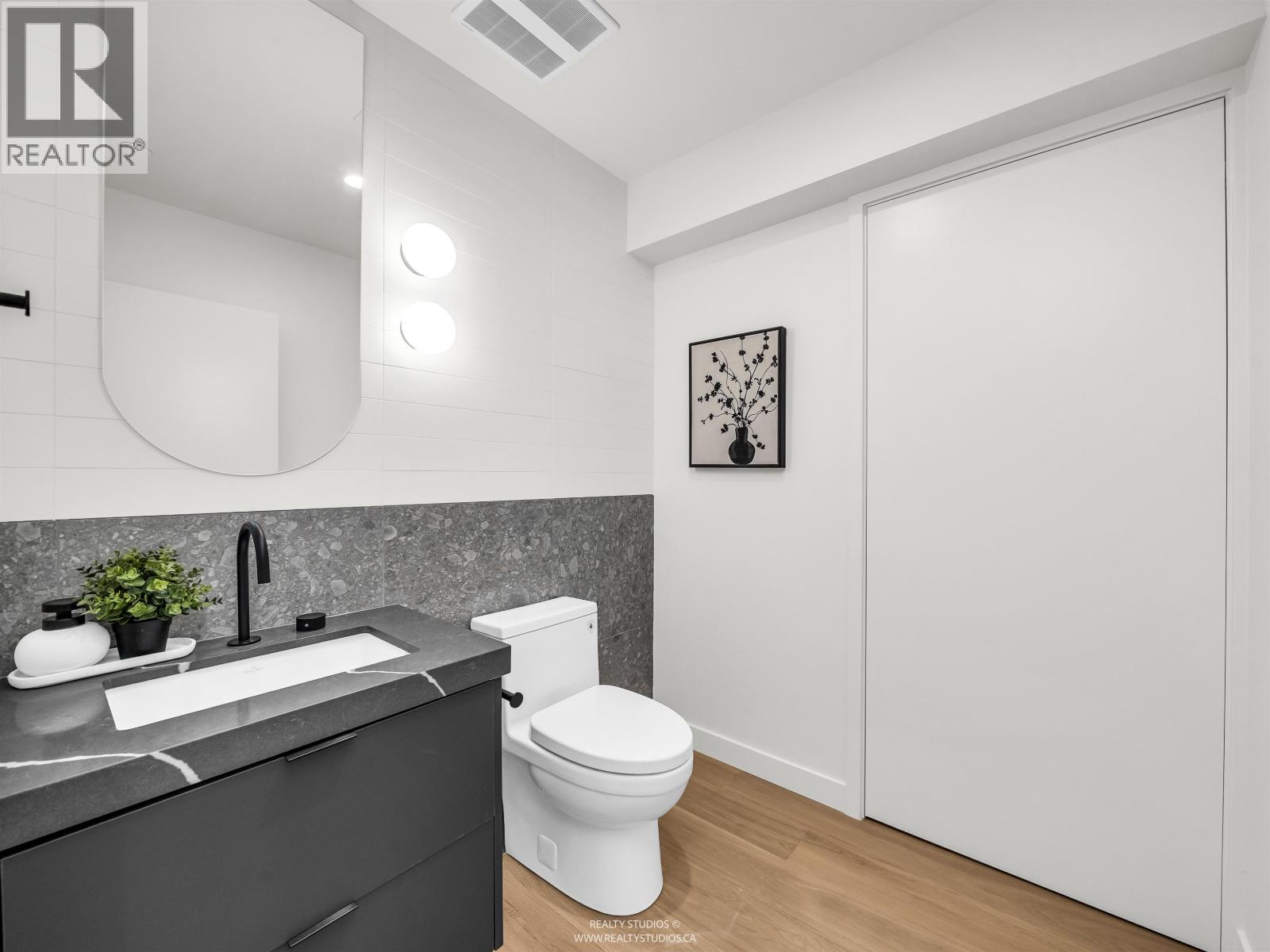 Photo 16 of 1 1120 E 23rd Avenue, Vancouver BC