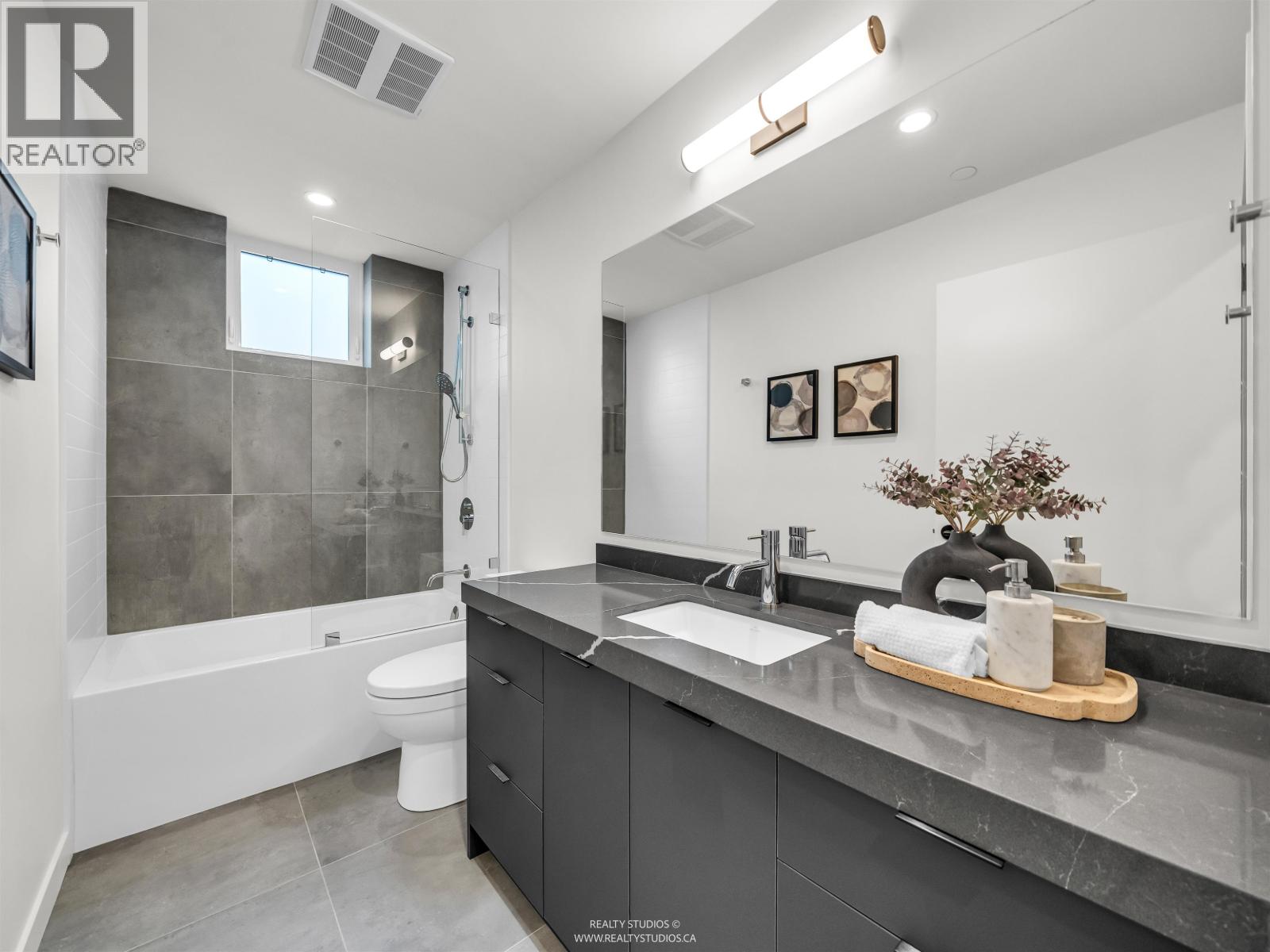 Photo 29 of 1 1120 E 23rd Avenue, Vancouver BC