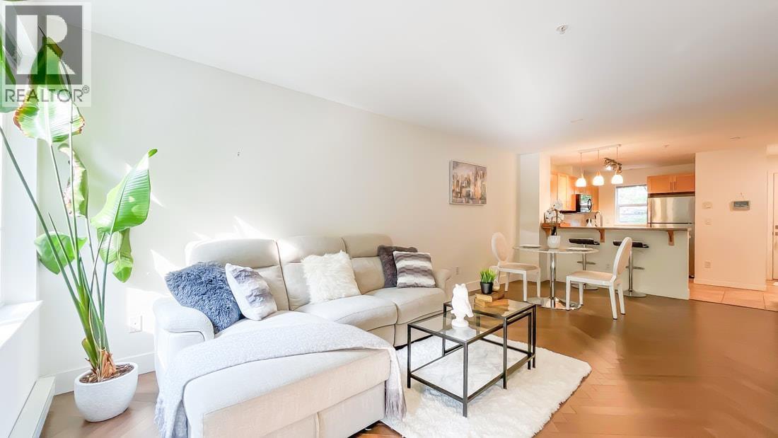 Photo 3 of 312 7000 21 Avenue, Burnaby BC