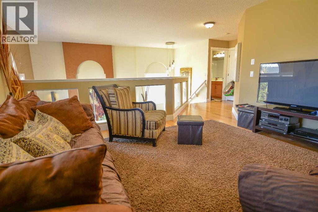 Photo 21 of 53 Tuscany Valley Hill Nw, Calgary AB