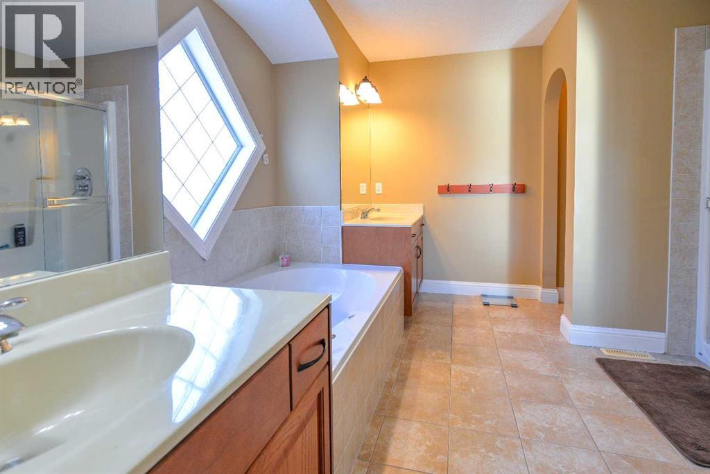 Photo 31 of 53 Tuscany Valley Hill Nw, Calgary AB