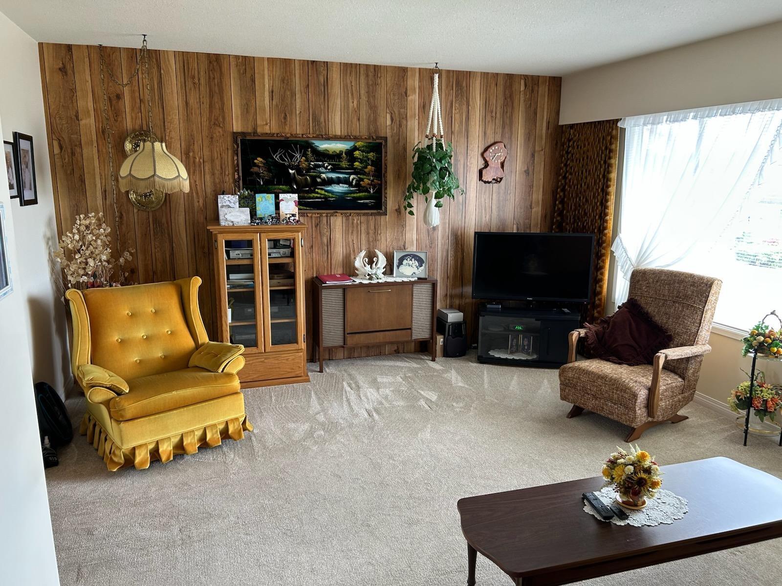 Photo 3 of 32615 Fleming Avenue, Mission BC