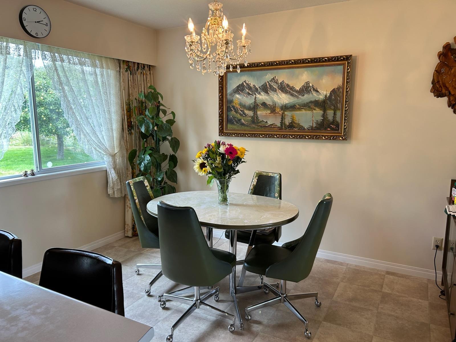 Photo 5 of 32615 Fleming Avenue, Mission BC