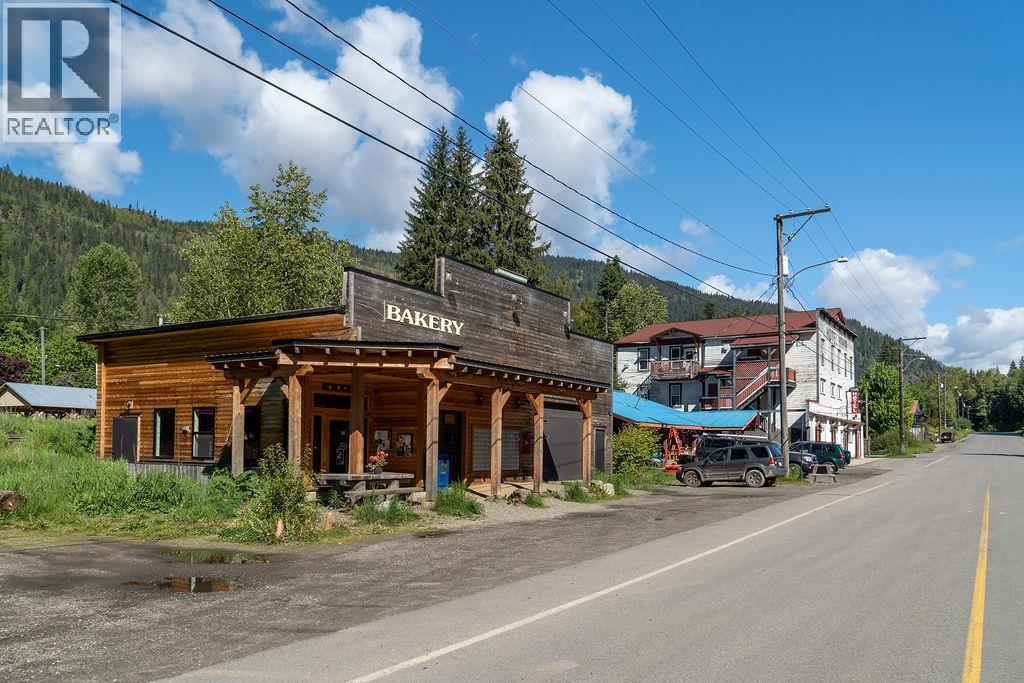 Photo 7 of 7114 1st Avenue, Ymir BC