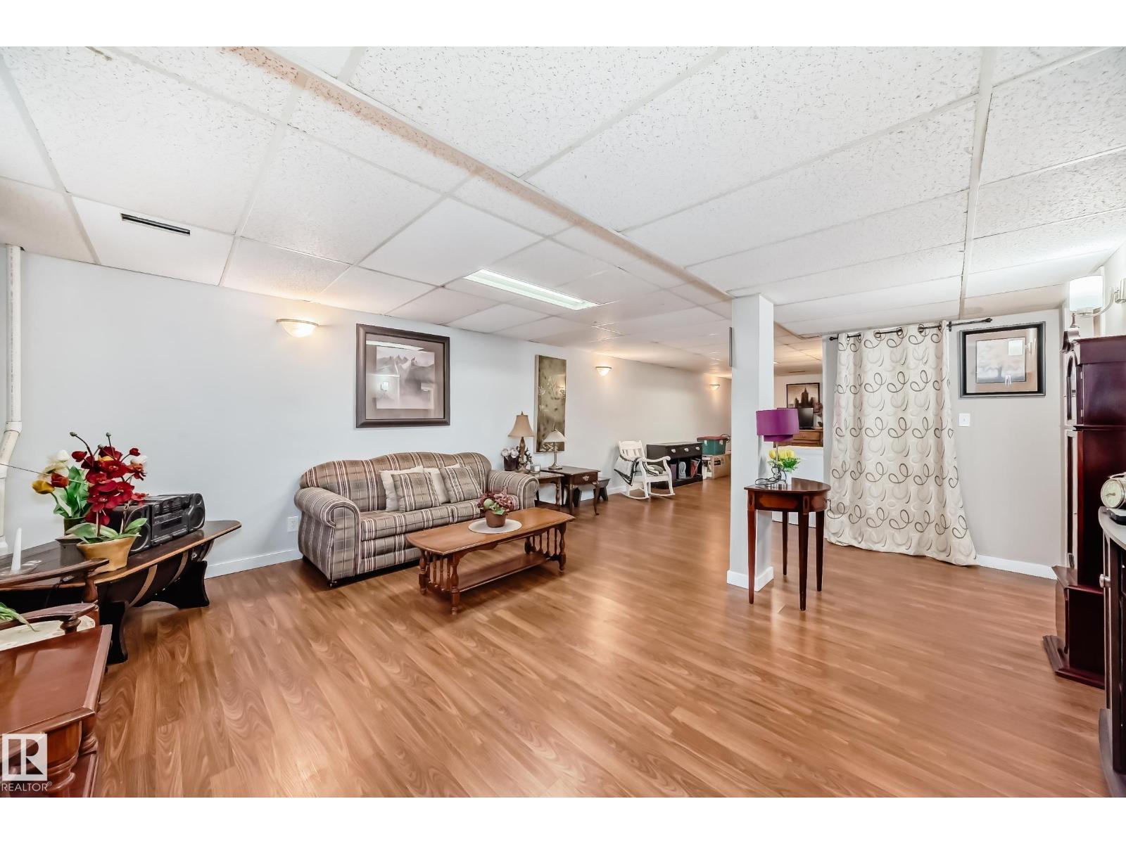 Photo 21 of 4 Glendale Cr, Stony Plain AB
