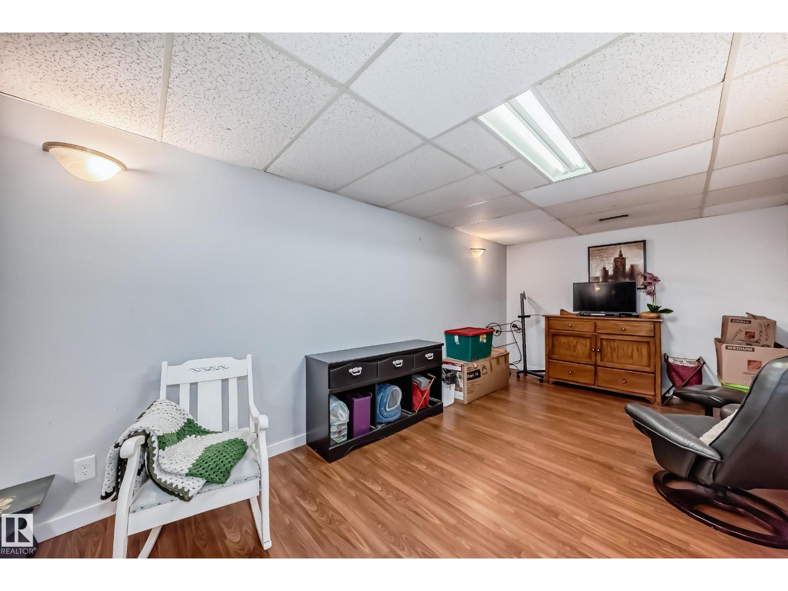 Photo 23 of 4 Glendale Cr, Stony Plain AB