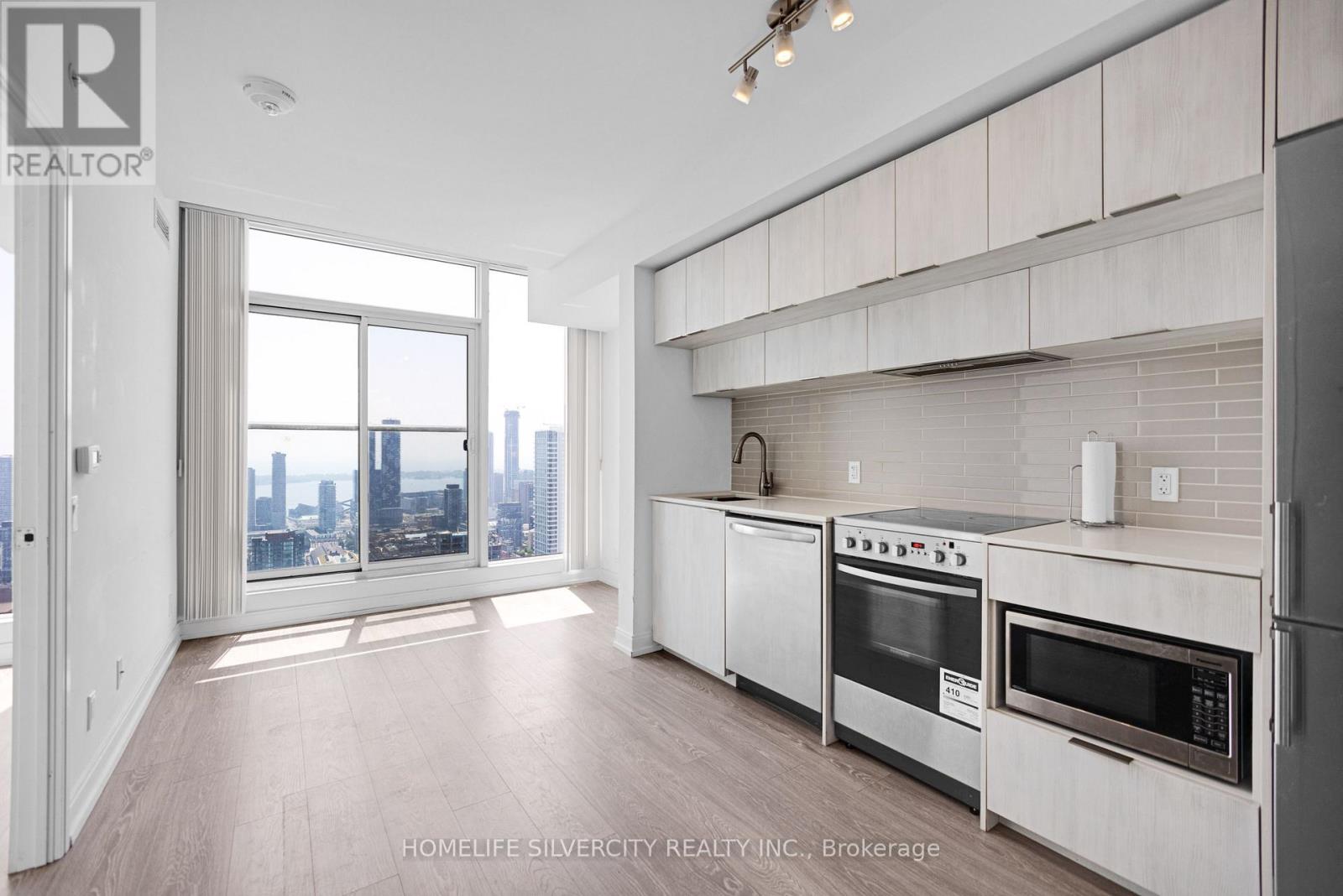 Photo 15 of Ph 8 181 Dundas Street E, Toronto ON