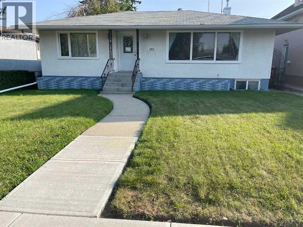 Photo 1 of 1913 24 Avenue Nw, Calgary AB