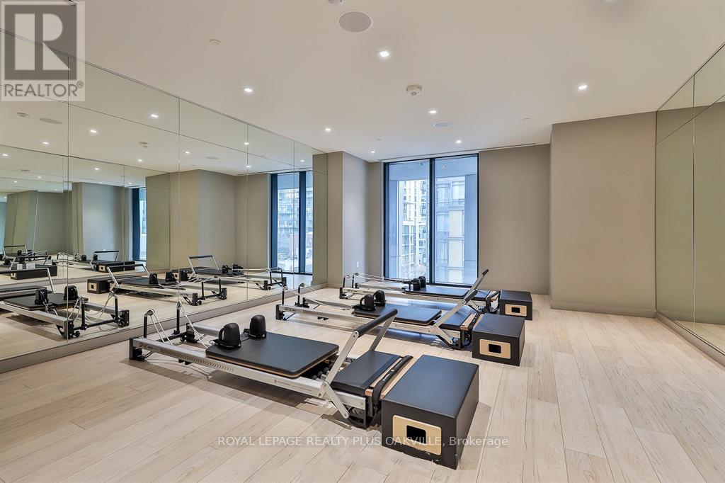 Photo 12 of 3406 1 Yorkville Avenue, Toronto ON