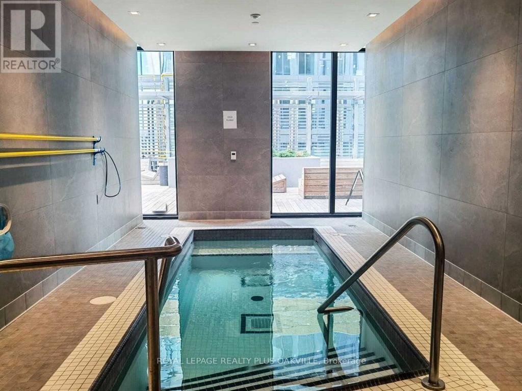 Photo 10 of 3406 1 Yorkville Avenue, Toronto ON