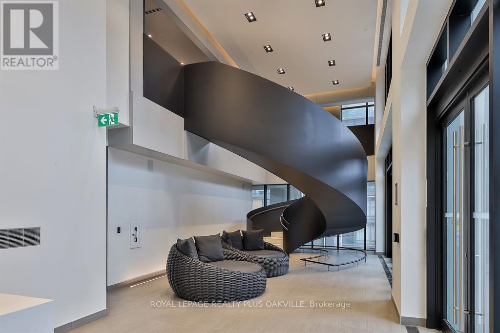 Photo 11 of 3406 1 Yorkville Avenue, Toronto ON