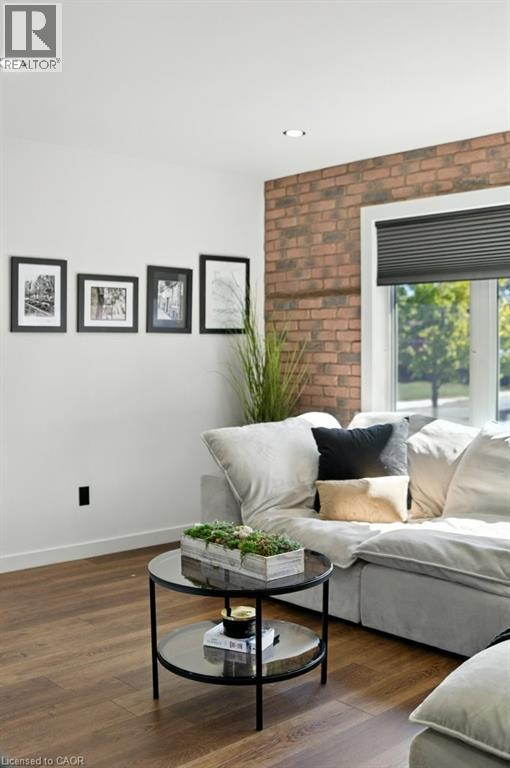Photo 12 of 30 Cloke Court, Hamilton ON