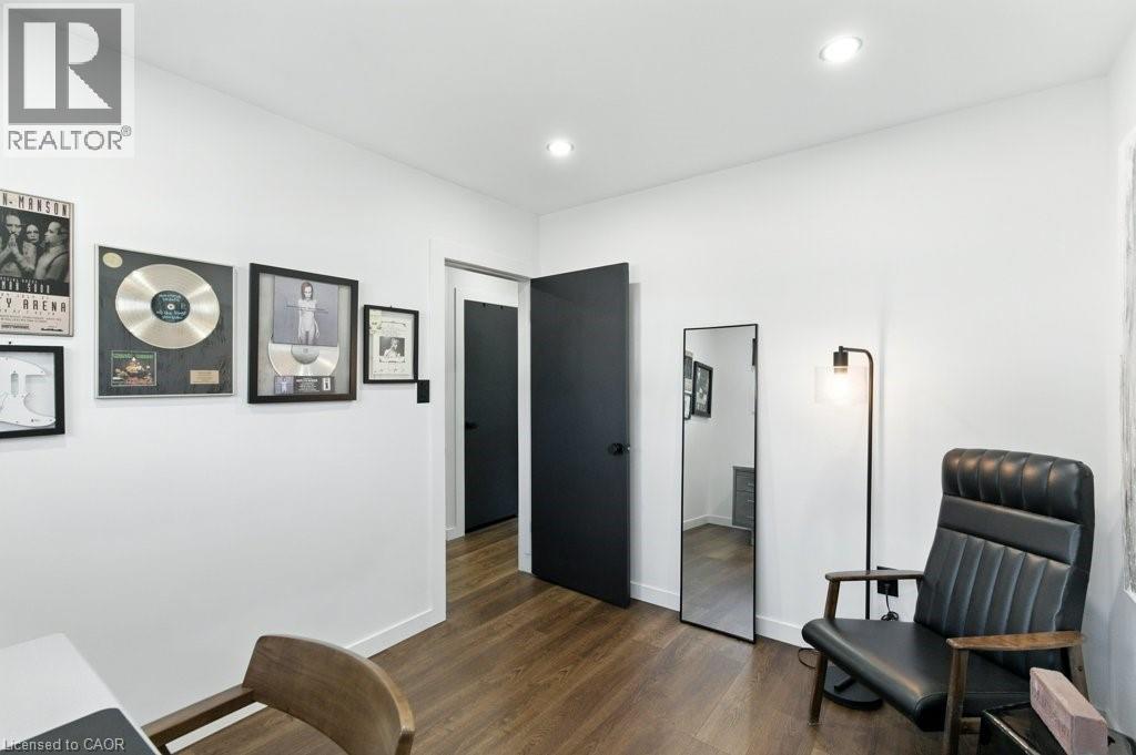 Photo 26 of 30 Cloke Court, Hamilton ON