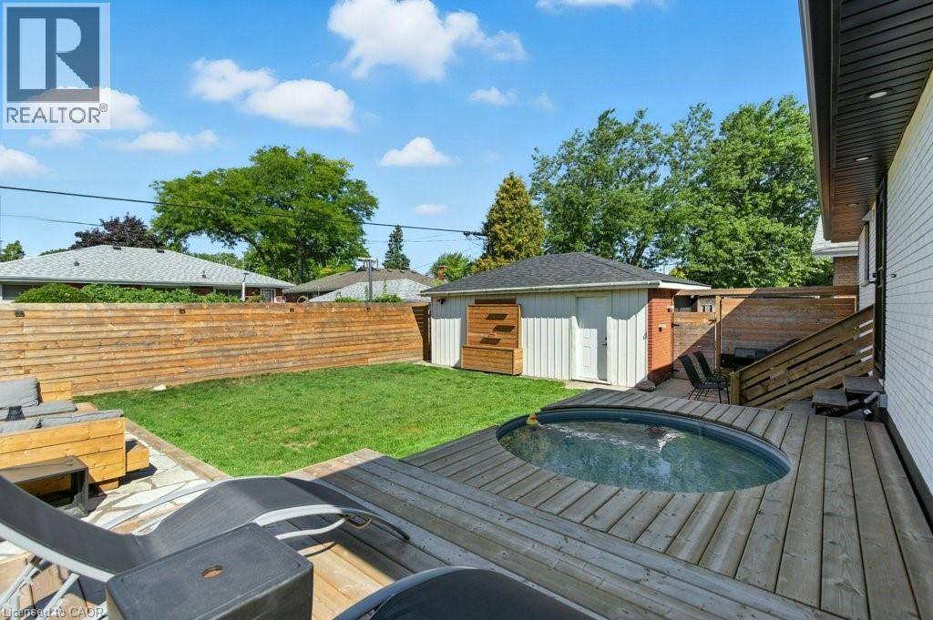 Photo 44 of 30 Cloke Court, Hamilton ON