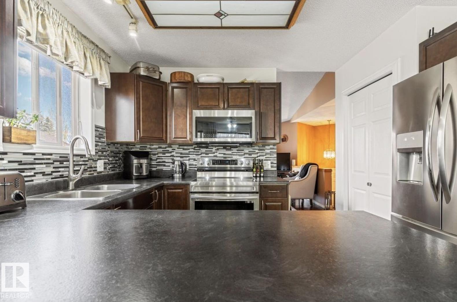 Photo 12 of 4030 37 A Avenue Nw, Edmonton AB