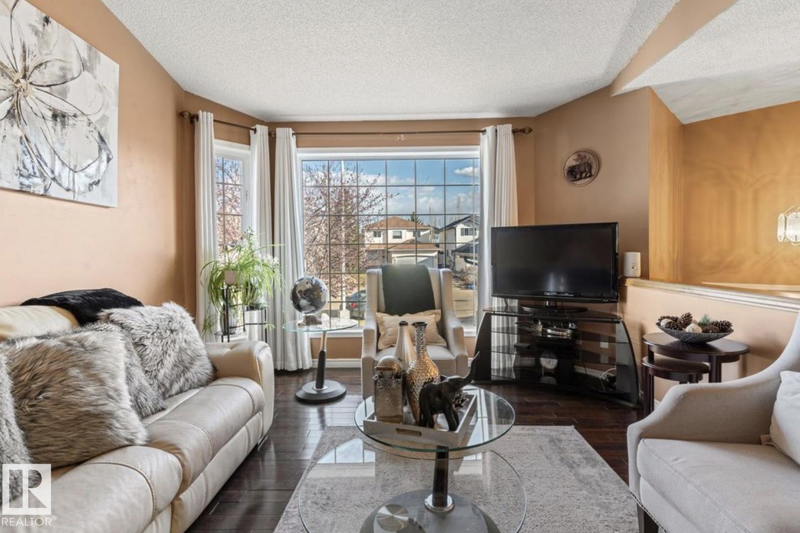 Photo 6 of 4030 37 A Avenue Nw, Edmonton AB