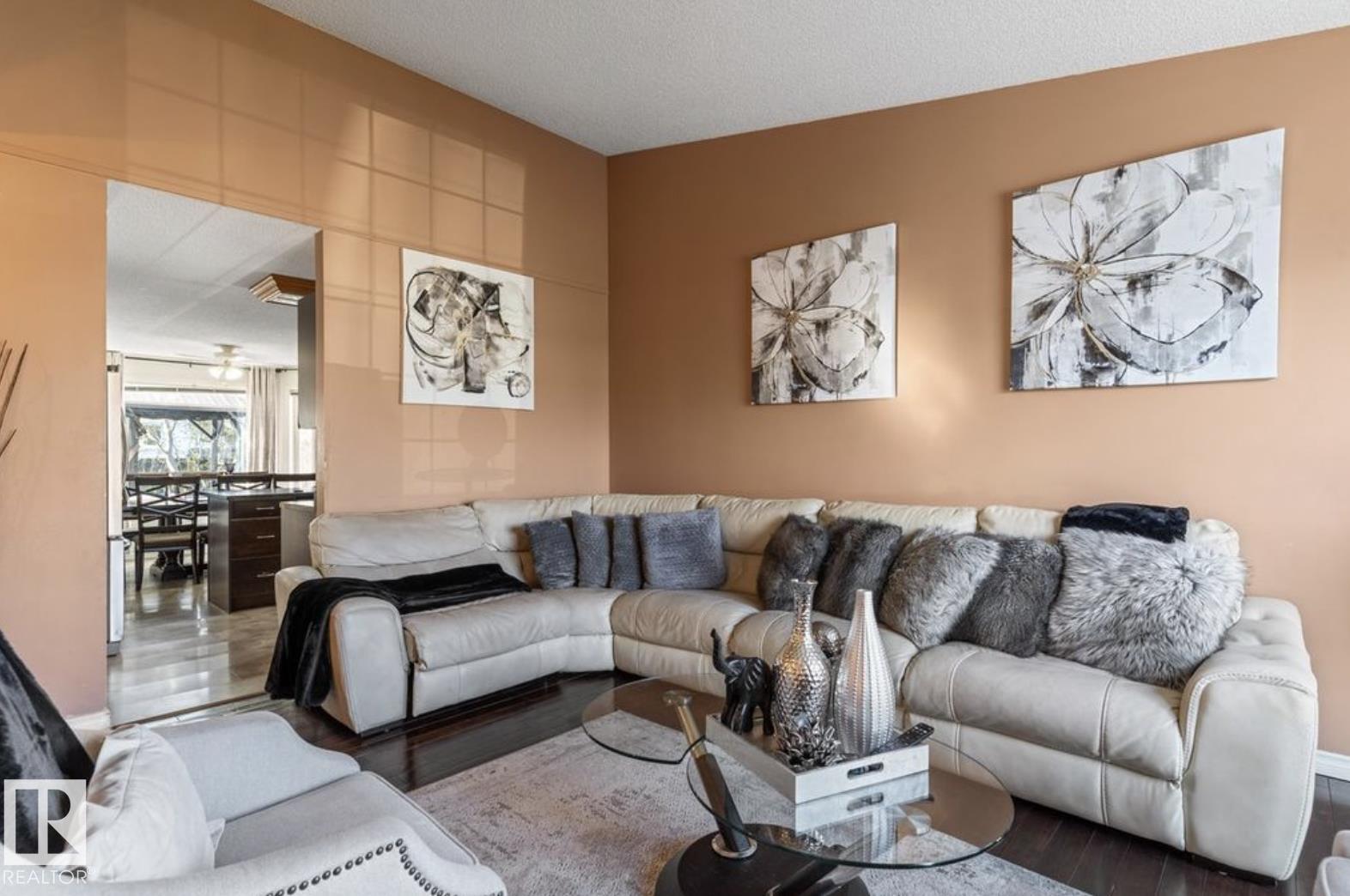 Photo 8 of 4030 37 A Avenue Nw, Edmonton AB