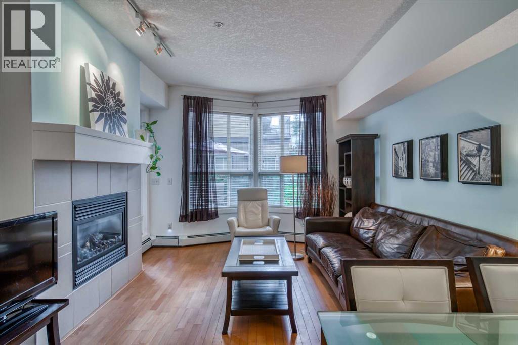 Photo 3 of 111 2420 34 Avenue Sw, Calgary AB