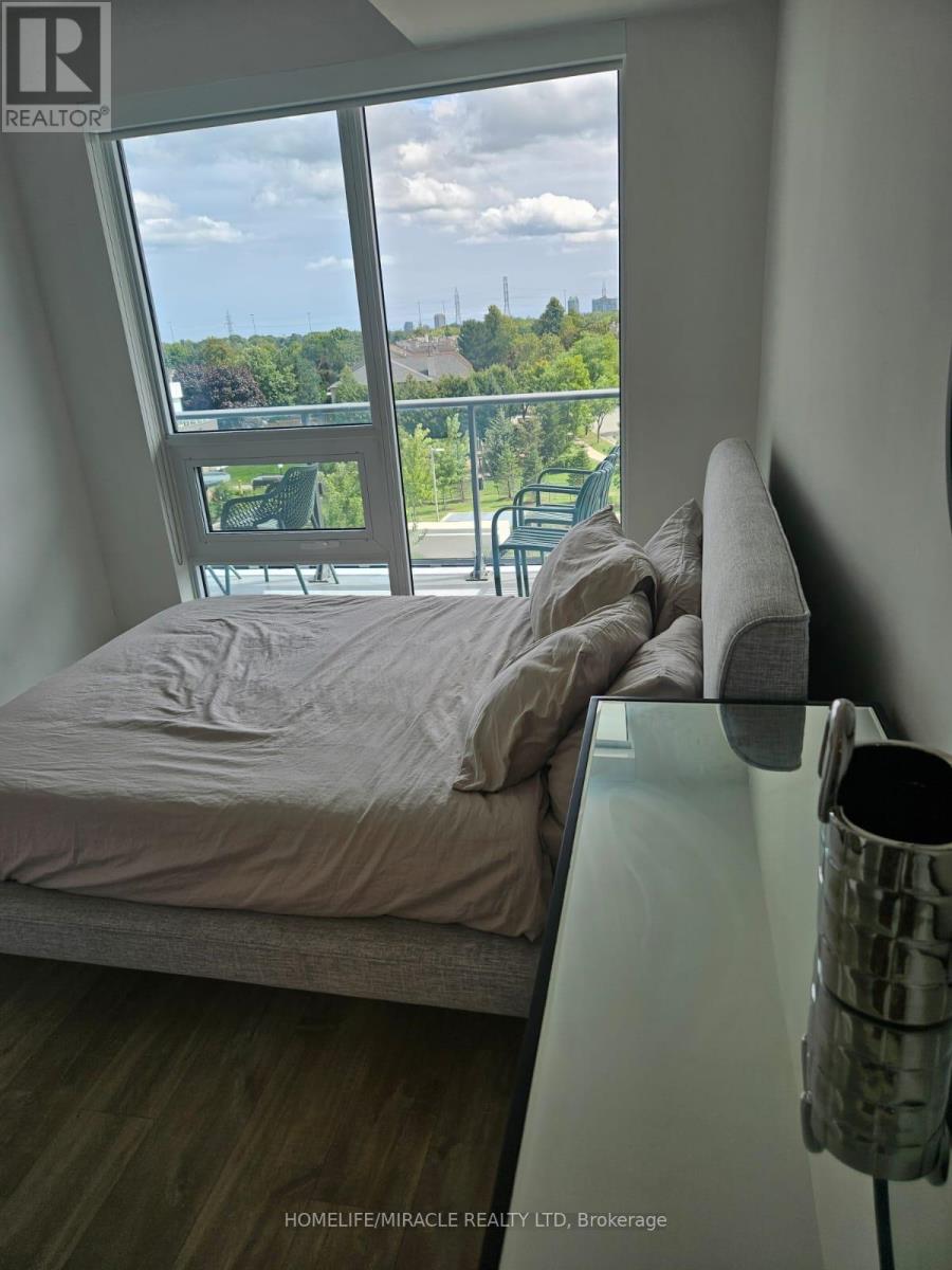 Photo 10 of 403 4675 Metcalfe Avenue, Mississauga ON