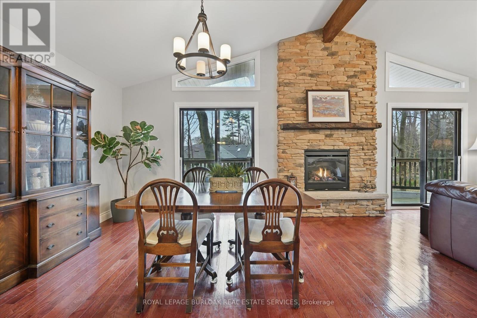 Photo 10 of 768 King Road, Burlington ON