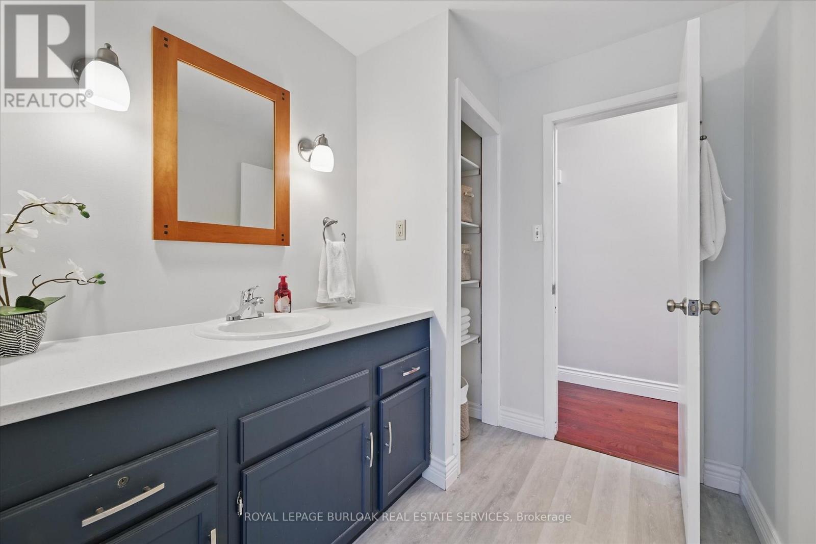Photo 23 of 768 King Road, Burlington ON