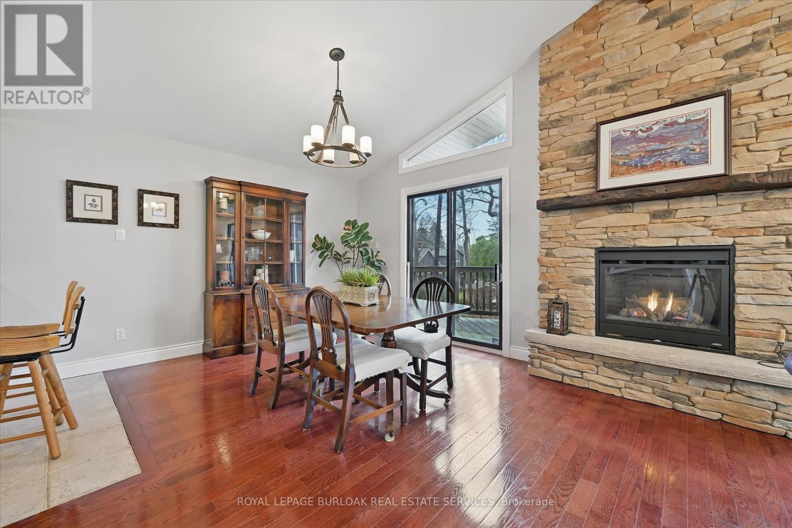 Photo 9 of 768 King Road, Burlington ON