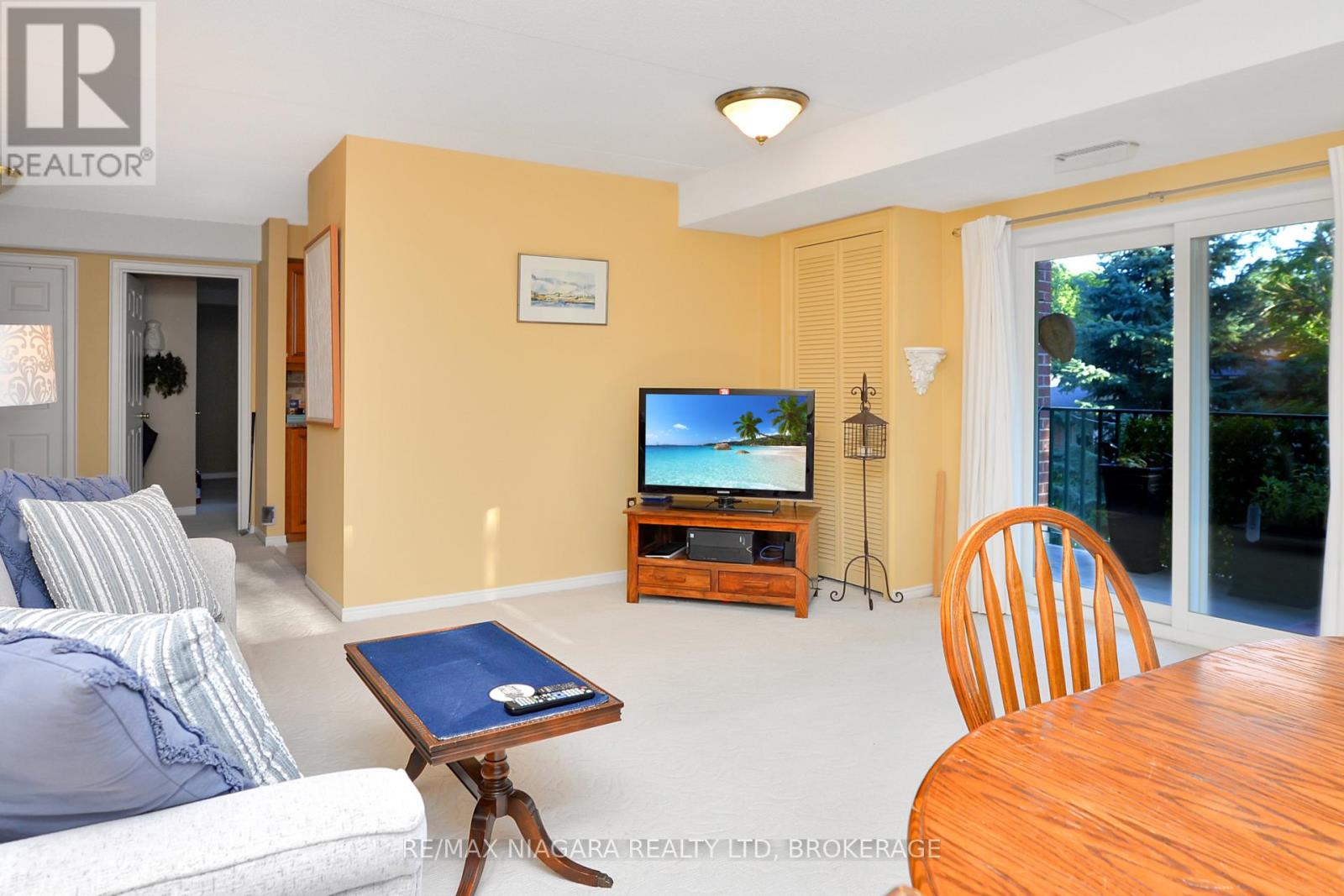 Photo 6 of 206 6704 Thorold Stone Road, Niagara Falls ON