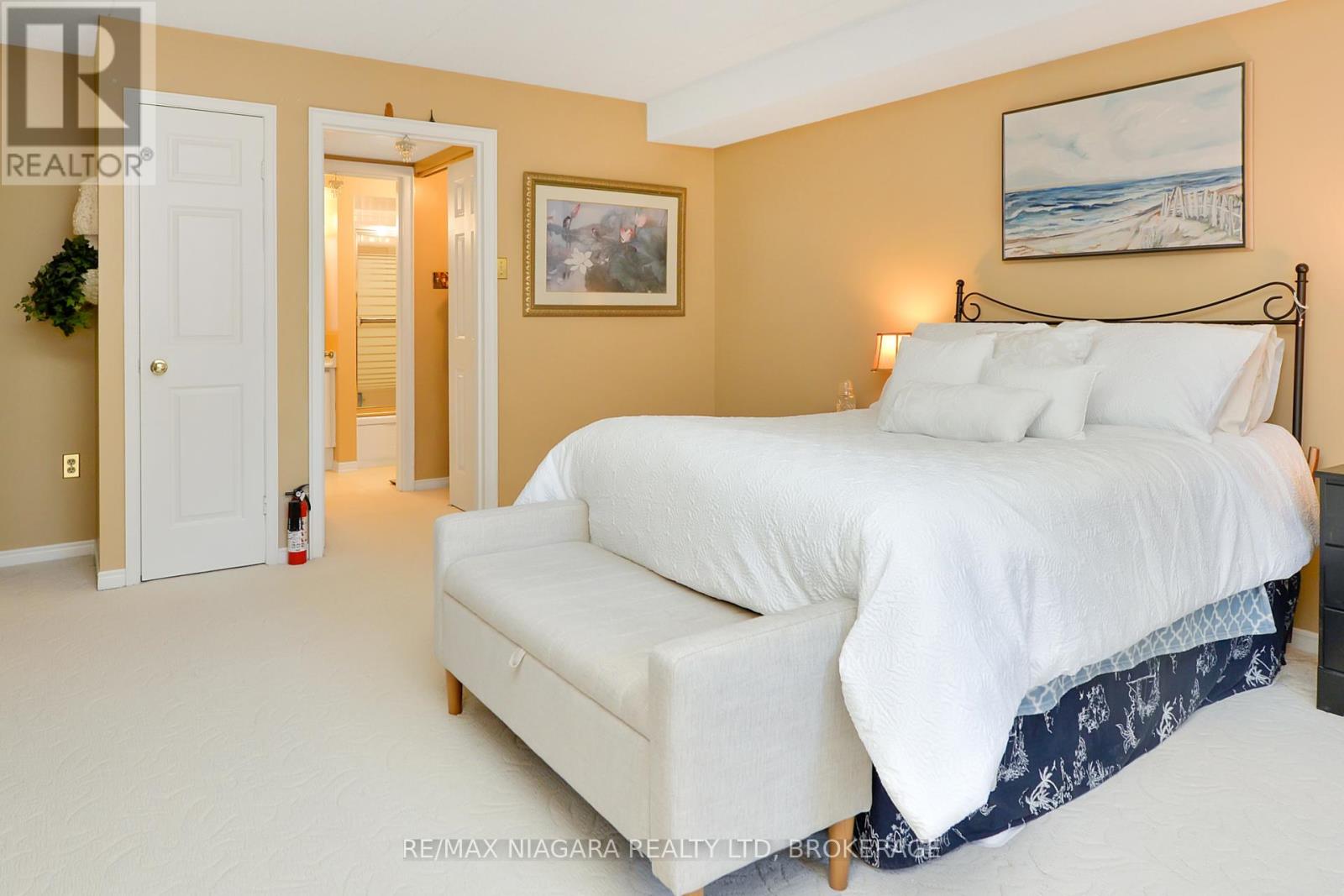 Photo 16 of 206 6704 Thorold Stone Road, Niagara Falls ON