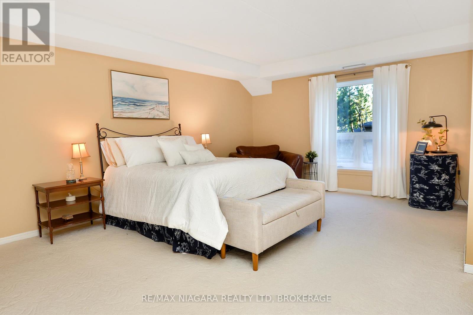 Photo 18 of 206 6704 Thorold Stone Road, Niagara Falls ON
