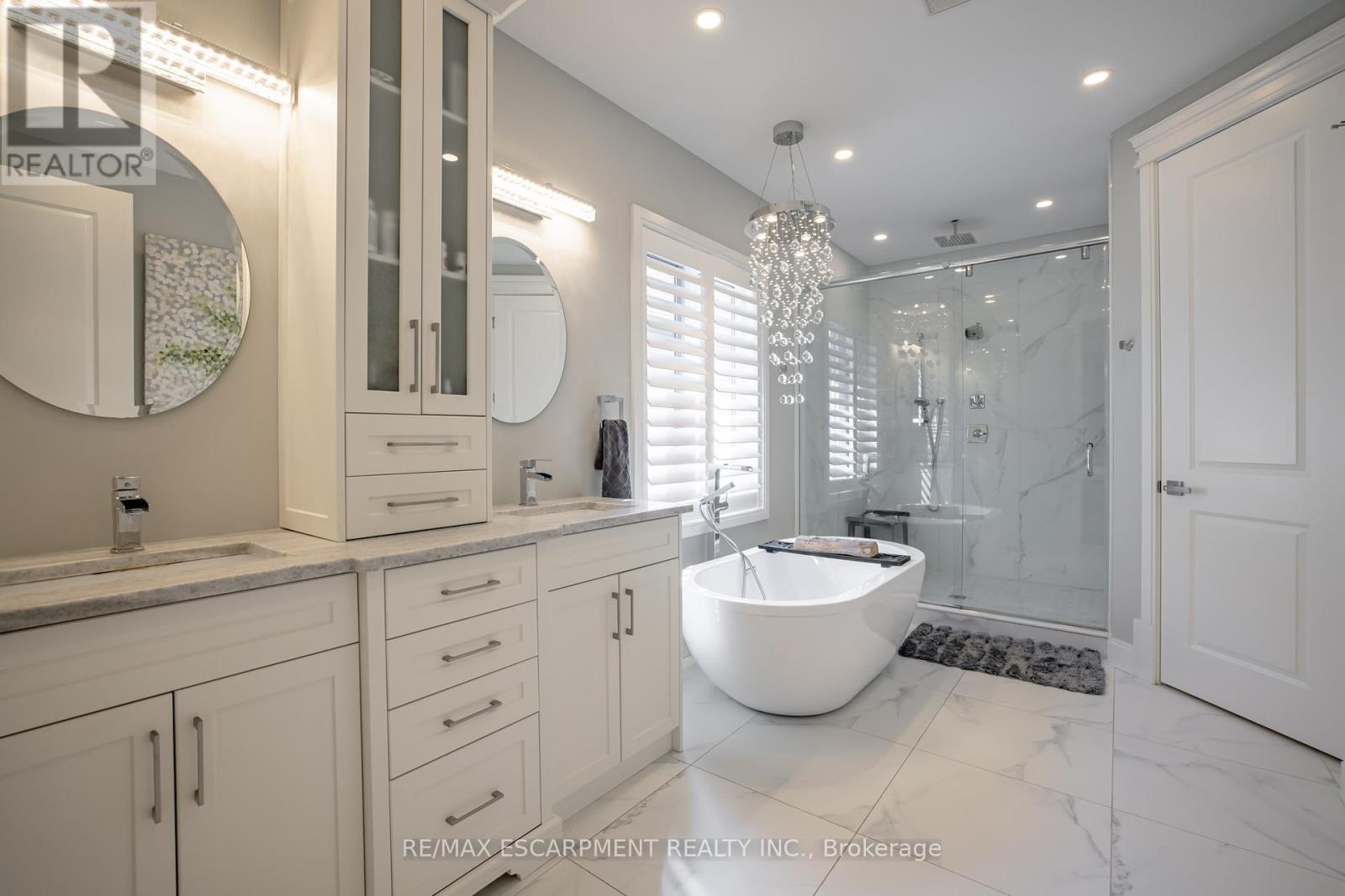 Photo 19 of 4 Lockman Drive, Hamilton ON