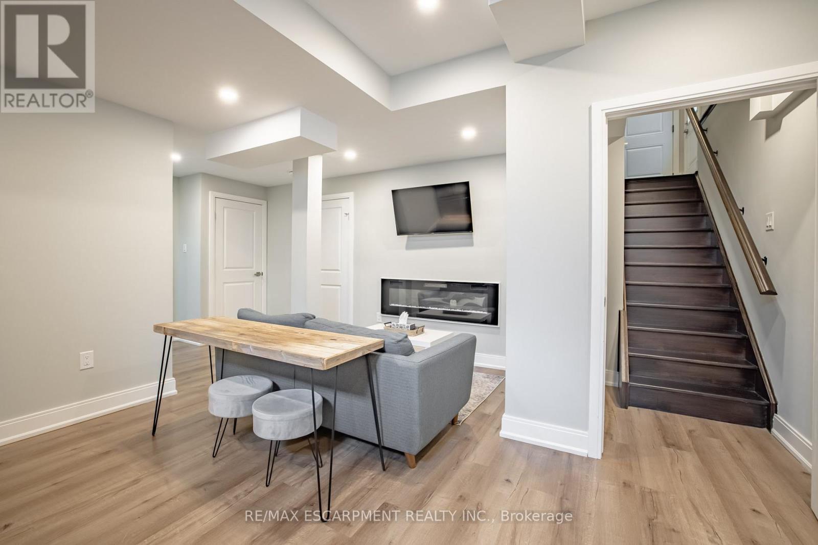 Photo 29 of 4 Lockman Drive, Hamilton ON